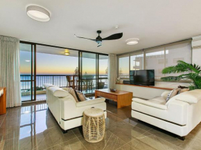 Seaview Resort - Luxurious Beachside Two Bedroom Apartment with Stunning Views, Mooloolaba